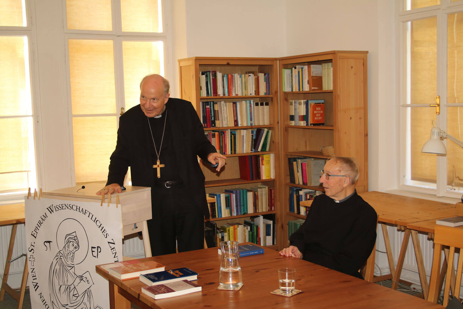 STEP_6_Laudatio Kardinal Schönborn hält eine Laudatio